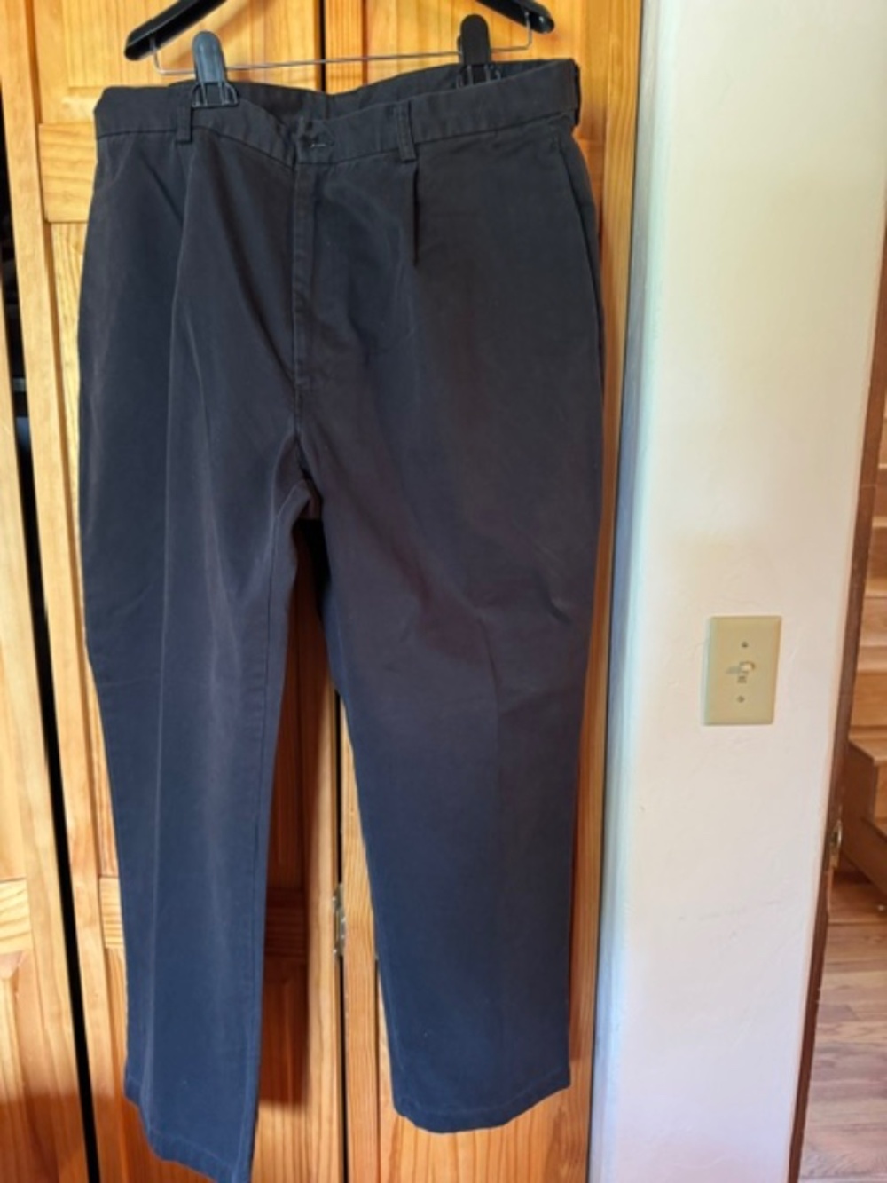 DKNY dark black  nice pants size 38